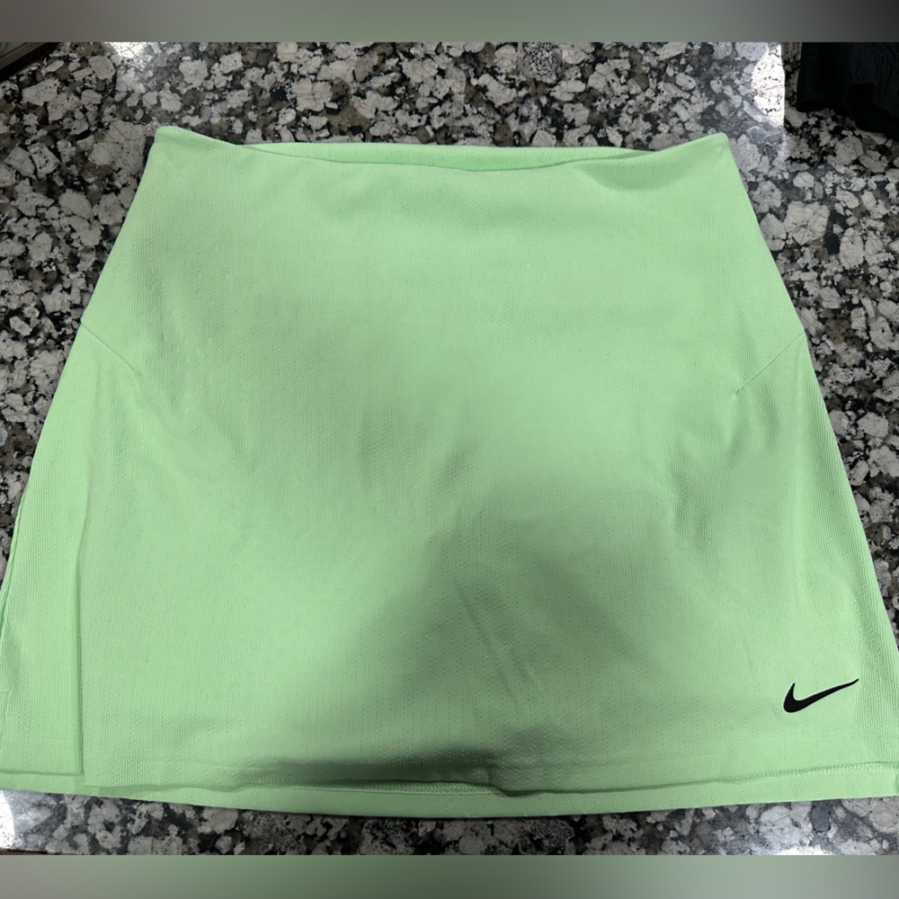 Women’s Nike Dri-fit green golf skirt size large